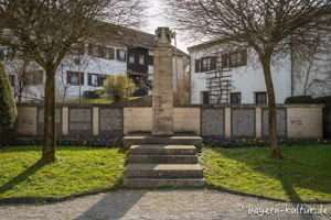 Gerhard Willhalm - Kriegerdenkmal - Utting