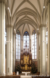 Heilig-Kreuz-Kirche - Hauptaltar