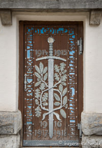  - Kriegerdenkmal- Tür aus Eisen