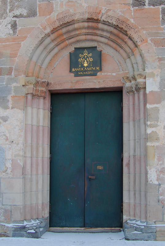 Portal der Basilika St. Michael (Altenstadt)
